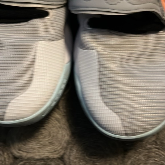 KD Trey 5 X 'Wolf Grey Barely Volt' Nike. Mens size 13. Like new, great cond. - Picture 5 of 8
